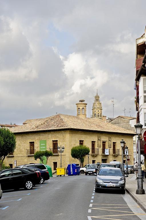 Apartamentos Turisticos Los Zapatos Morados Haro Buitenkant foto