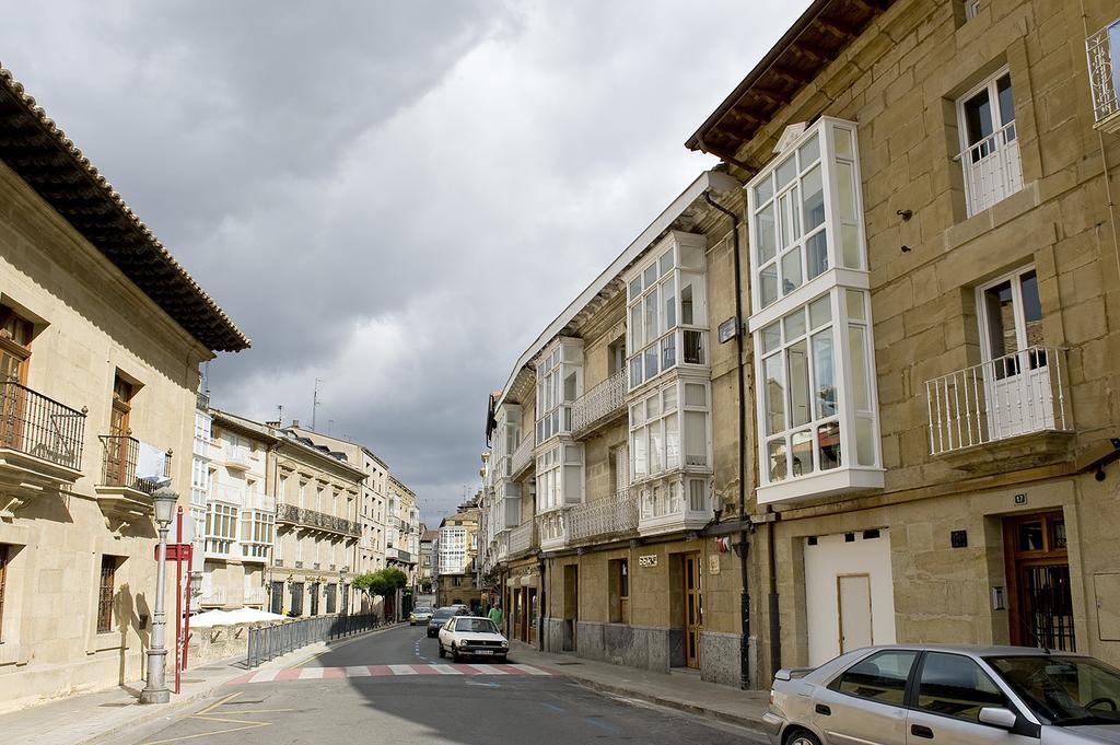 Apartamentos Turisticos Los Zapatos Morados Haro Buitenkant foto