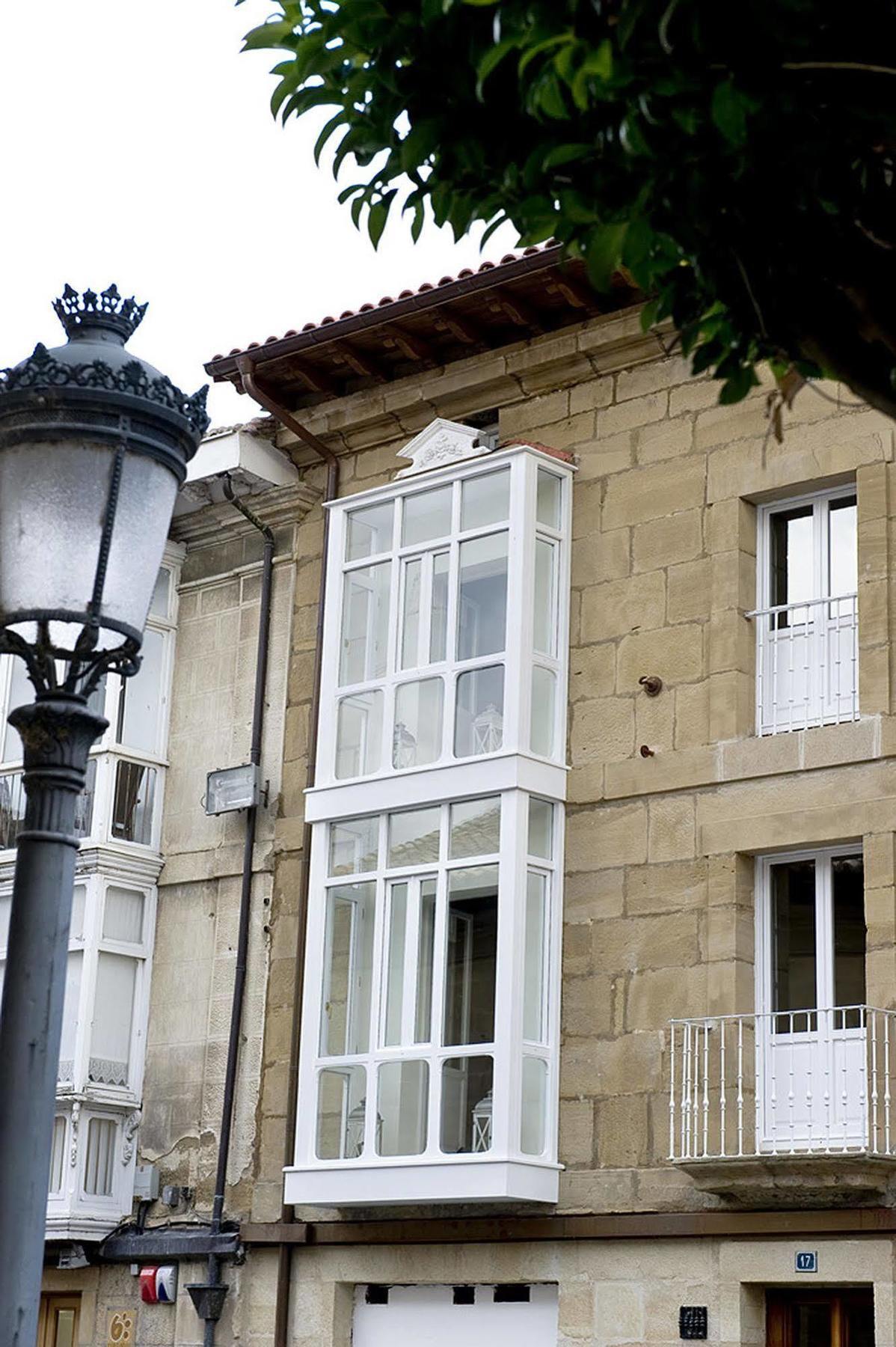 Apartamentos Turisticos Los Zapatos Morados Haro Buitenkant foto