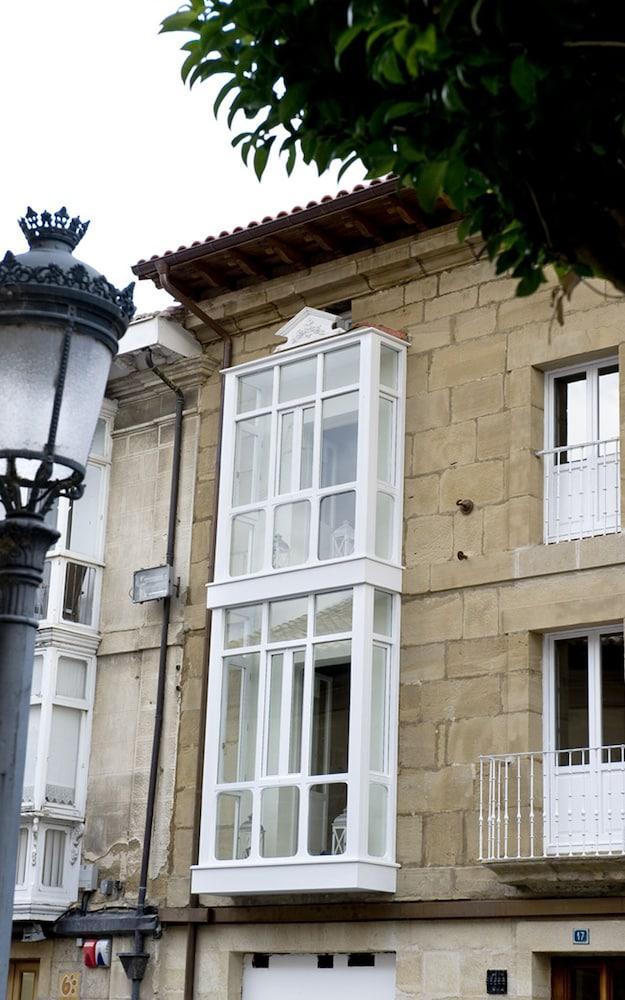 Apartamentos Turisticos Los Zapatos Morados Haro Buitenkant foto
